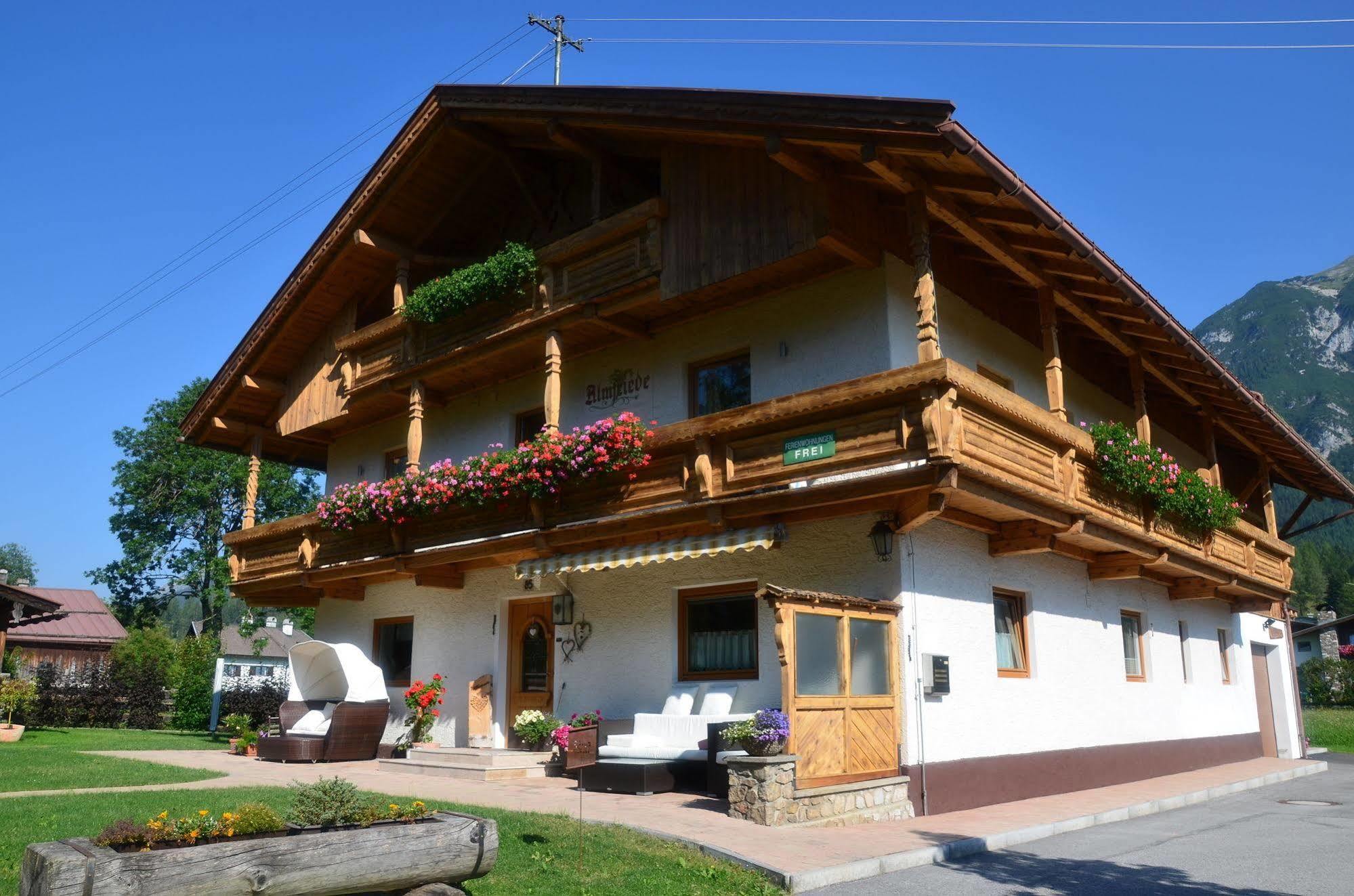 Ferienwohnung Haus Almfriede Leutasch Exterior foto
